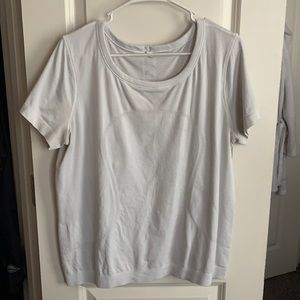 Lululemon Swiftly Tech Tee *Breath fit (flowy)